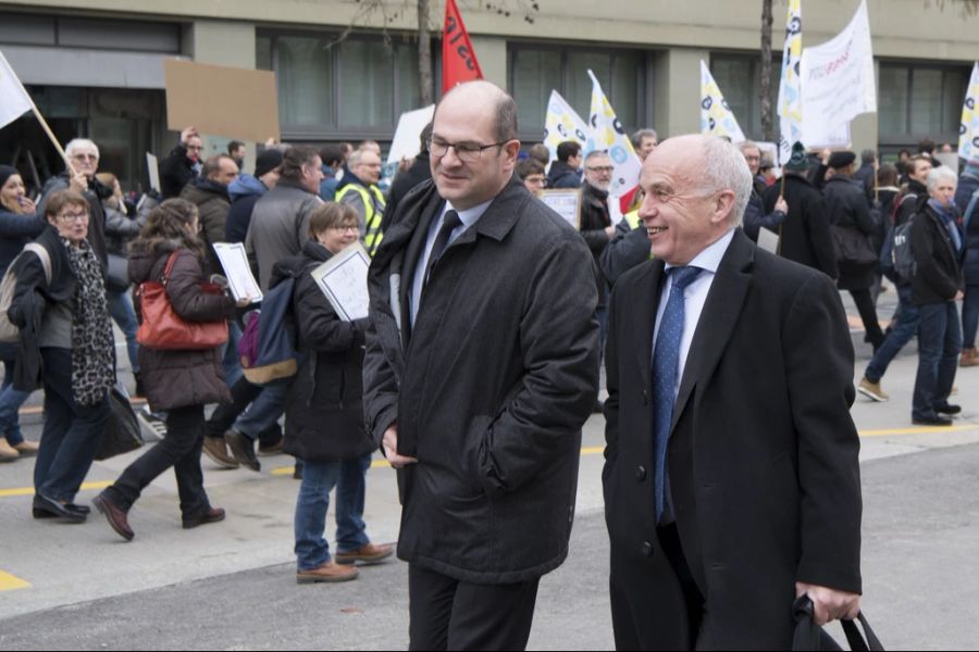 Vorgänger Ueli Maurer (rechts, hier neben BBL-Direktor Pierre Broye im Jahr 2018) ...