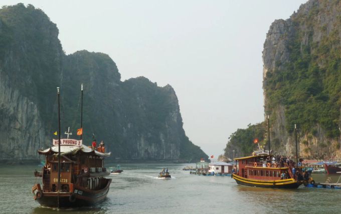 Die auch bei Touristen beliebte Halong-Bucht wurde schwer von dem Taifun getroffen. (Archivbild) Halong Bucht mehrere Tote