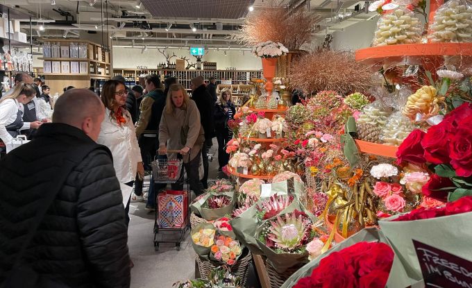 Im Untergeschoss findet man allerlei Delikatessen und Köstlichkeiten. zürich globus