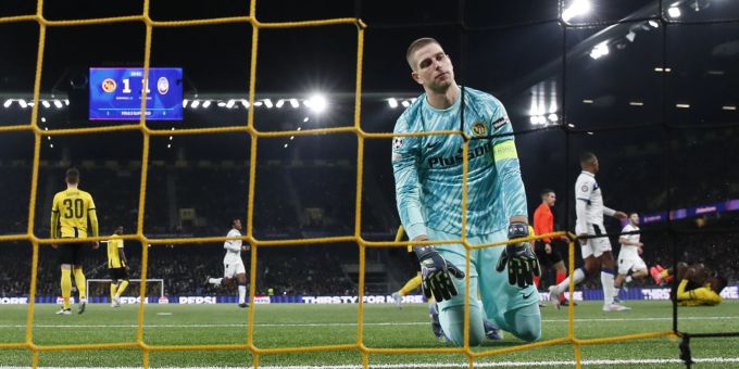 Goalie David von Ballmoos muss den Ball gegen Atalanta sechs Mal aus dem Tor holen. YB