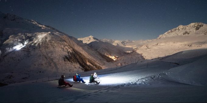 Nachtschlitteln am Nätschen ist jeweils am letzten Freitag des Monats von 18.30 bis 21.30 Uhr möglich. Andermatt+Sedrun+Disentis