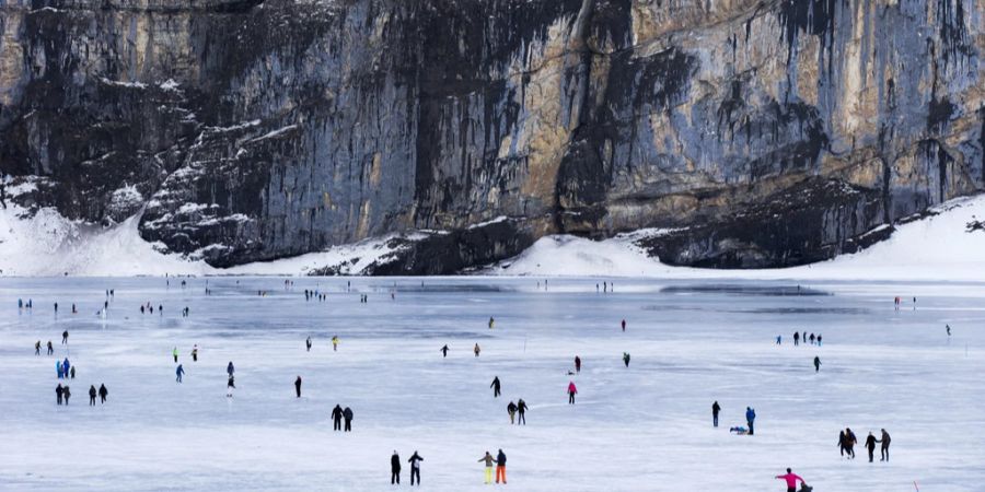 Oeschinensee Eisläufer