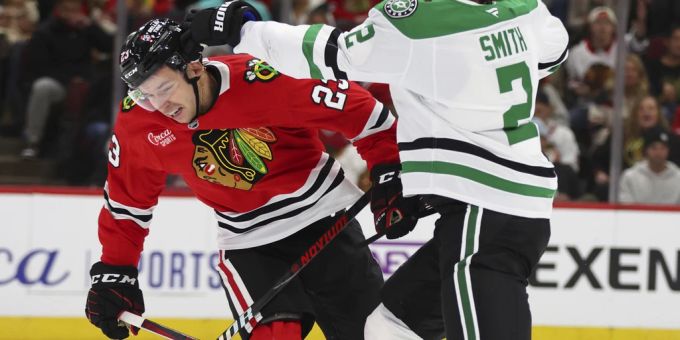 Philipp Kuraschew und die Chicago Blackhawks stecken in der Krise. philipp kuraschew