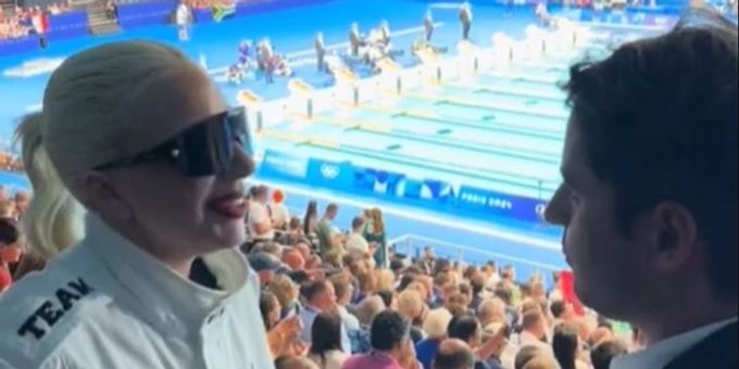 Video aufgetaucht - Bestätigt Sängerin Lady Gaga hier ihre Verlobung?
