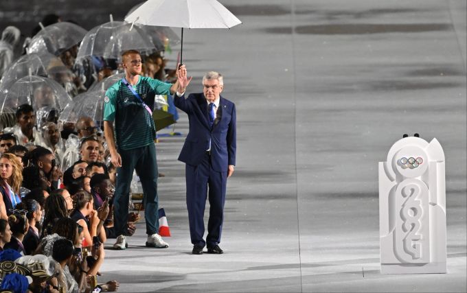 IOC-Präsident Thomas Bach spricht. Olympia 2024