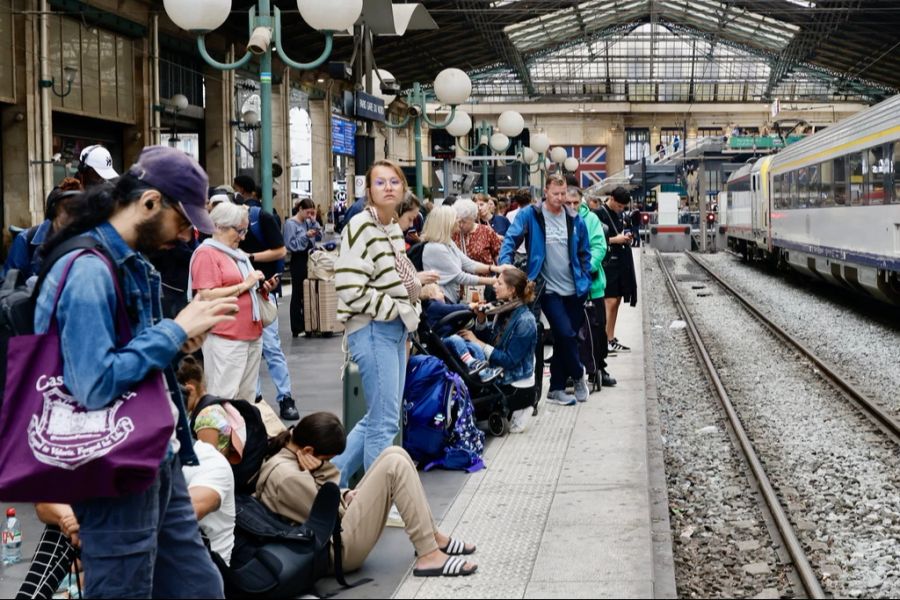 Unzählige Züge fielen aus, Hunderttausende Passagiere waren betroffen.