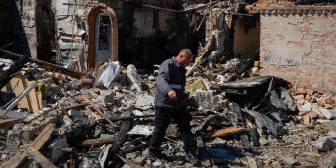 Russland habe fast 60 Raketen und mehr als 20 Drohnen auf die Ukraine abgefeuert, so Präsident Selenskyj. Ukraine-Krieg - Kiew