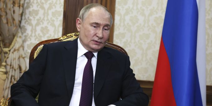 Wladimir Putin zeigt vermeintliche Gesprächsbereitschaft. (Archivbild) Belarus Russia