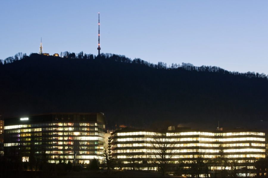 Die UBS plant, Teile des Uetlihofs in Zürich zu untervermieten. (Archivbild)