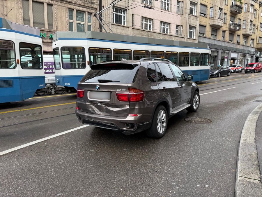 Der Unfall hat zwischenzeitlich zu einem kleinen Verkehrschaos geführt.