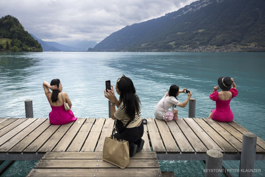 SP-Nationalrat Roth kritisiert solche Kampagnen. «Macht es wirklich Sinn, mit Steuergeldern noch mehr Ferntouristen anzulocken?», fragt er sich. (Symbolbild)