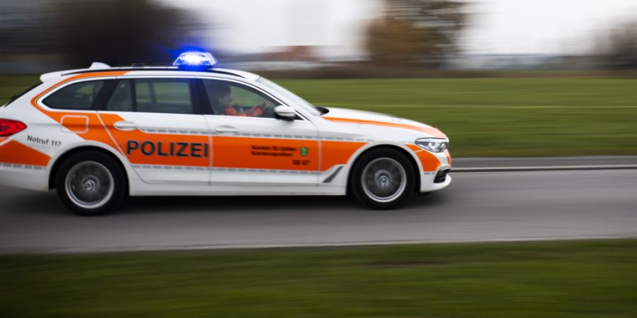 In Buchs SG konnte die Polizei drei mutmassliche Mitglieder einer Betrügerbande festnehmen. (Archivbild)