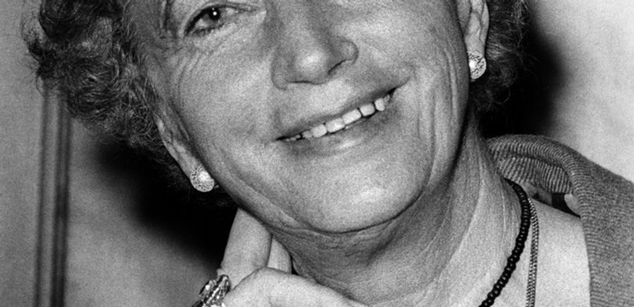 Autorin des Buchs «Schellen-Ursli» ist Selina Chönz. Gezeichnet hat Alois Carigiet das Bilderbuch aus dem Jahr 1945.