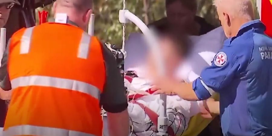 Sie verstarb noch am Strand, er konnte auch dank einer Passantin gerettet und ins Spital geflogen werden.