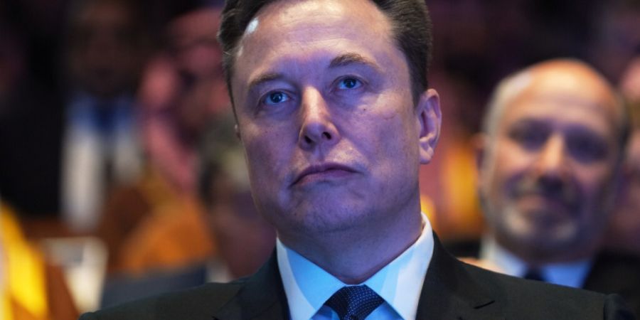 Erst Anfang der Woche knackte Elon Musk die 600-Milliarden-Marke auf der berühmten «Forbes»-Milliardärsliste. Nach einer Gerichtsentscheidung ist der Tesla-Chef noch einmal erheblich ...