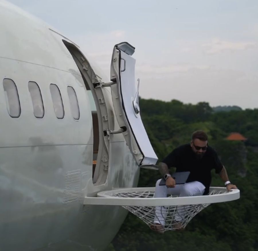 Natürlich dürfen auch Schnappschüsse aus dem Privatjet nicht fehlen.