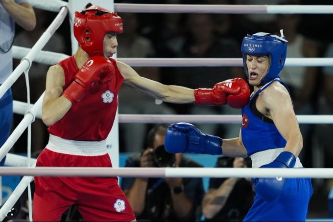 Lin Yu Ting sorgt mit ihren Hieben gegen die anderen Frauen-Boxerinnen an Olympia 2024 für Wirbel. olympia 2024