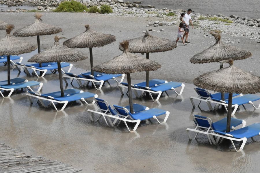 In Soller wurde ein Strand überschwemmt.