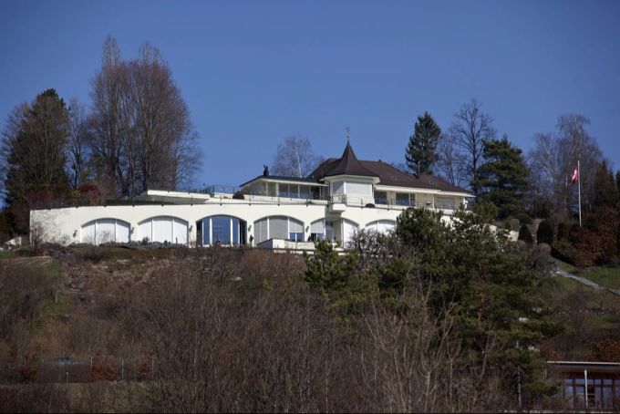 Die Villa von Christoph Blocher in Herrliberg ZH. Roger federer