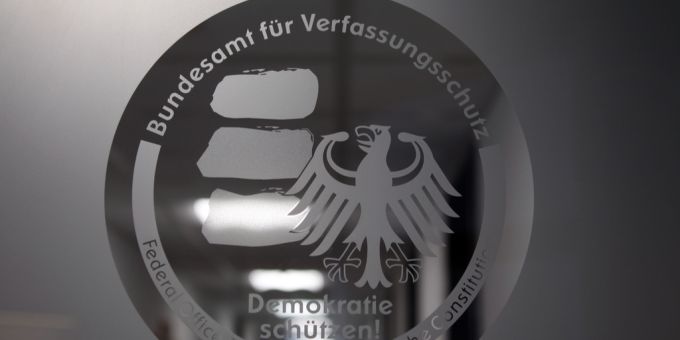 Das Gutachten des Bundesamtes für Verfassungsschutz, das die AfD als gesichert rechtsextrem einstuft, wurde von deutschen Medien veröffentlicht. (Archivbild) Bundesamt für Verfassungsschutz afd