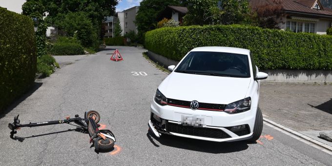 Cazis GR: Kollision zwischen Auto und E-Trottinett. Cazis GR