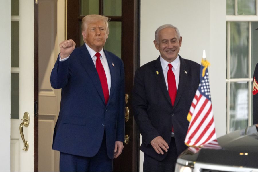 Er sagt auch, dass Trump mit einem Anruf bei Netanjahu den Krieg stoppen könnte.