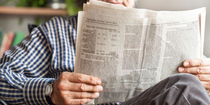 Ein Senior aus Luzern soll ein Kind mit einer Zeitung geschlagen haben. (Symbolbild) Luzern