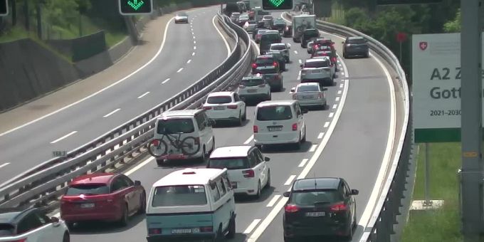 Am Pfingstsonntag gibt es vor dem Gotthard-Nordportal Stau. Gotthard
