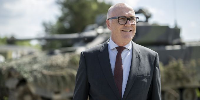 Bundesrat Martin Pfister am Truppenversuch TRIAS 25 der Schweizer Armee auf dem Truppenübungsplatz in Allentsteig, Österreich. Pfister