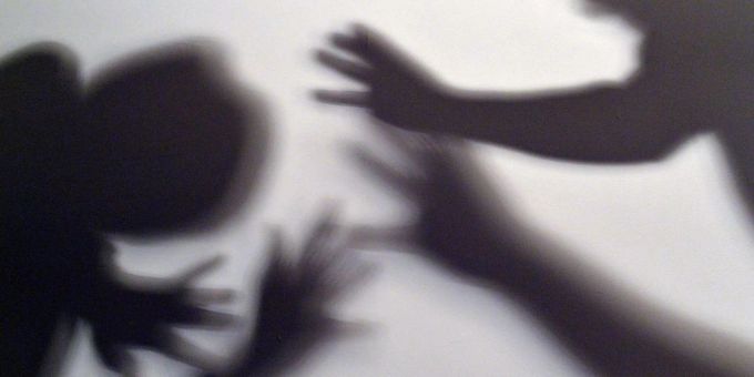Ein Ex-Sektenmitglied steht in Zürich wegen sexueller Nötigung vor Gericht. (Symbolbild) Nötigung