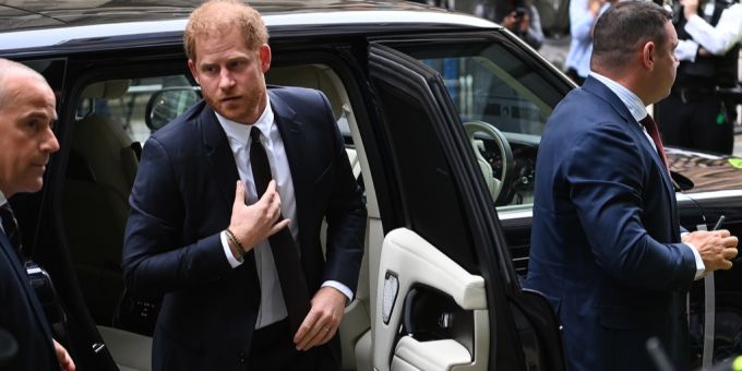 Prinz Harry im Blitzlichtgewitter. (Archivbild) Prinz Harry