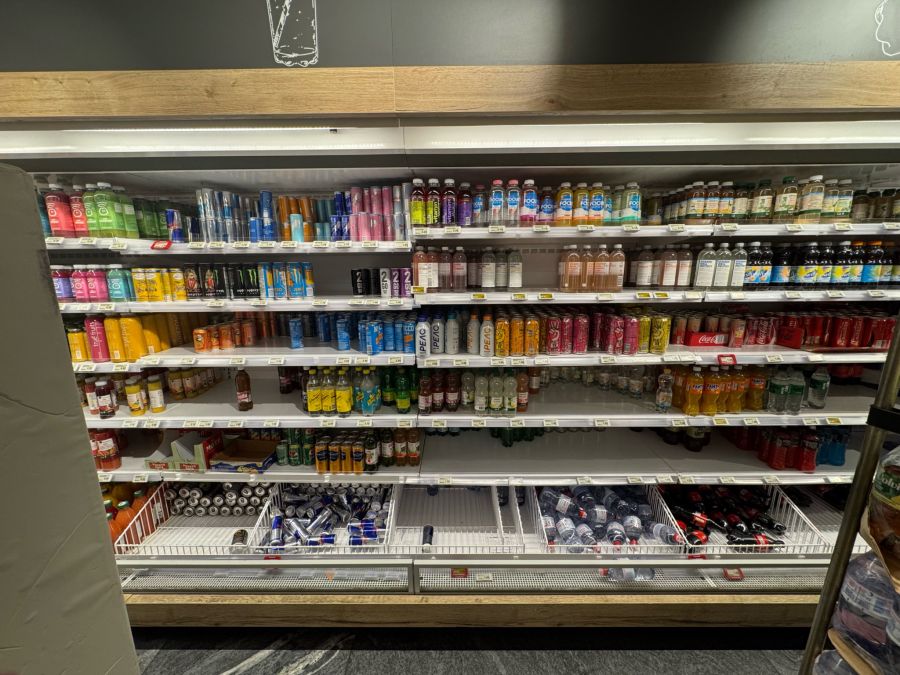 Am Montagmorgen um 9.30 Uhr waren auch bei Coop am Bahnhof Bern schon viele kalte Getränke weg.