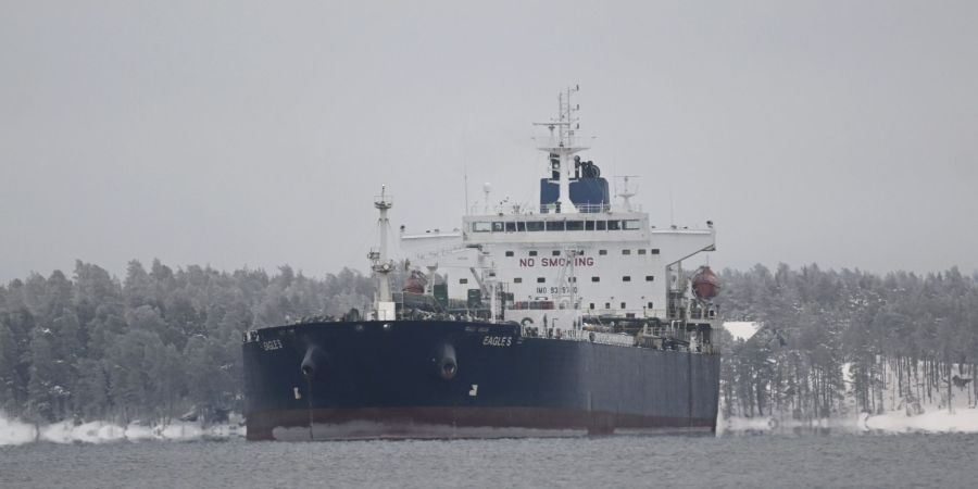 Mit einer Schattenflotte an Tankern versucht Russland die Beschränkungen für seinen Ölexport zu umgehen. (Archivbild)