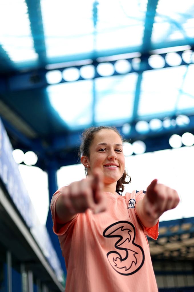 Livia Peng stösst zum FC Chelsea. Livia Peng FC Chelsea