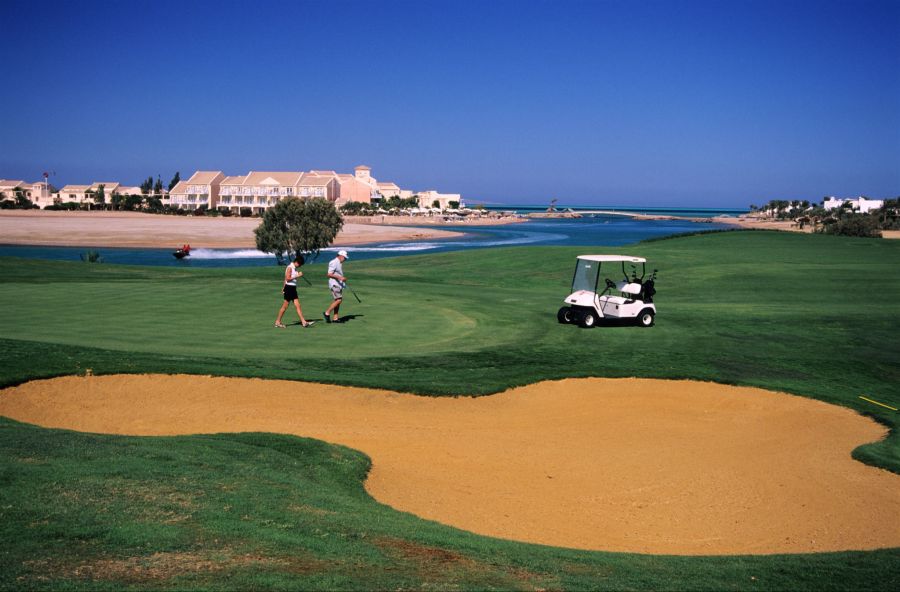 Ob Neuling oder Profi: Begeben Sie sich auf die Golfplätze von El Gouna.