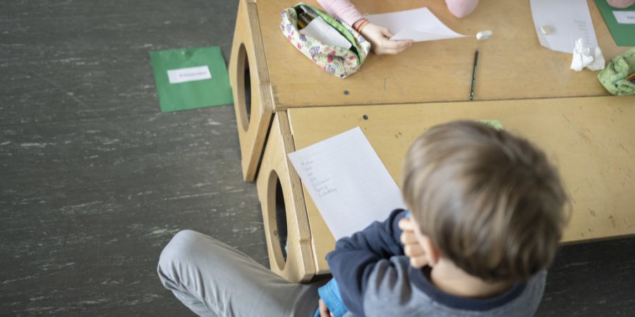 Schüler bei Arbeit