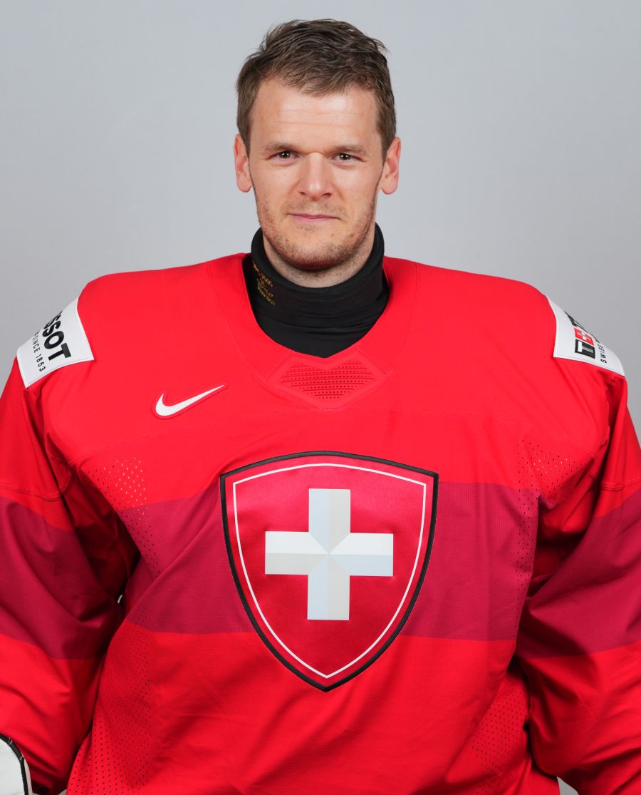 Leonardo Genoni Slapshot