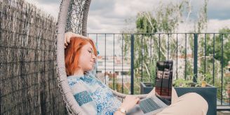 Urlaubsfeeling - Homeoffice im Ausland? Was rechtlich gilt