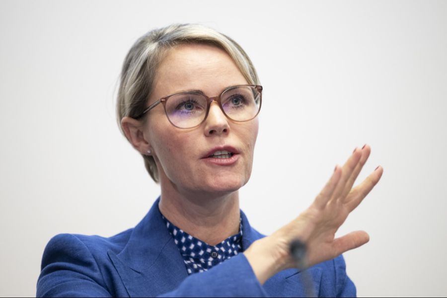 Die Zürcher SVP-Gesundheitsdirektorin Rickli forderte Anfang Woche ein Verbot geschlechtsangleichender OPs bei Minderjährigen.