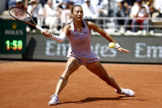 Zheng Qinwen krönte sich letzten Sommer in Paris zur Olympiasiegerin. An den French Open ist im Viertelfinal Schluss. French Open