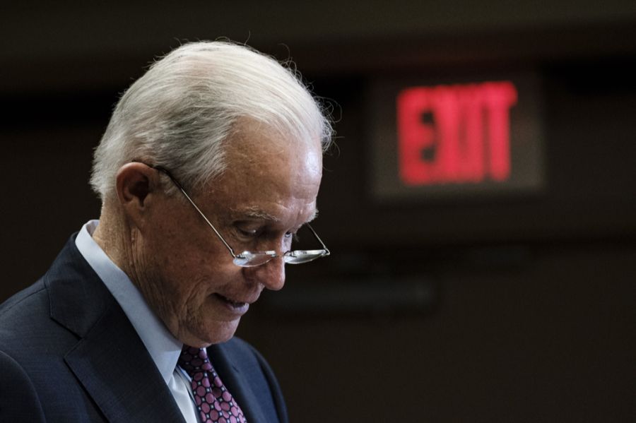 Nebst Merrick Garland und den ehemaligen FBI-Direktoren Robert Mueller und James Comey, hat auch Jeff Sessions eine Vorladung erhalten.