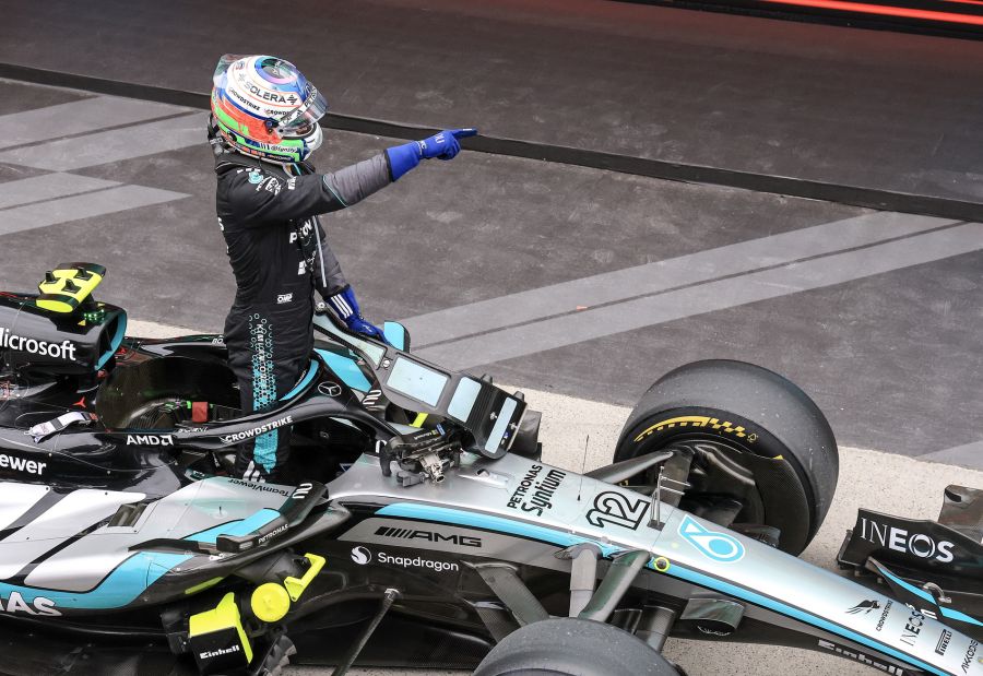 Kimi Antonelli nach der Zieleinfahrt beim GP in Kanada.