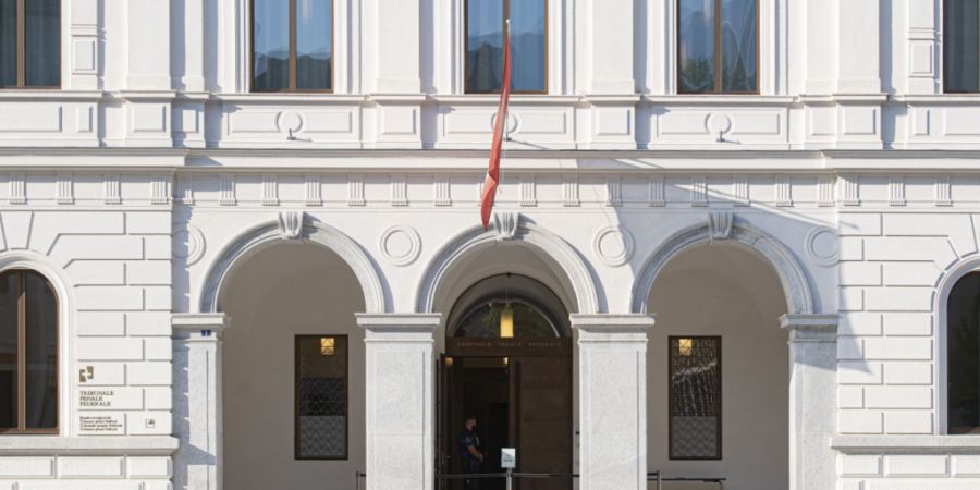 Im Bild das Bundesstrafgericht in Bellinzona. Die Bundesanwaltschaft hat im 'Ndrangheta-Prozess für den Angeklagten eine Freiheitsstrafe von sechs Jahren und drei Monaten gefordert. (A...