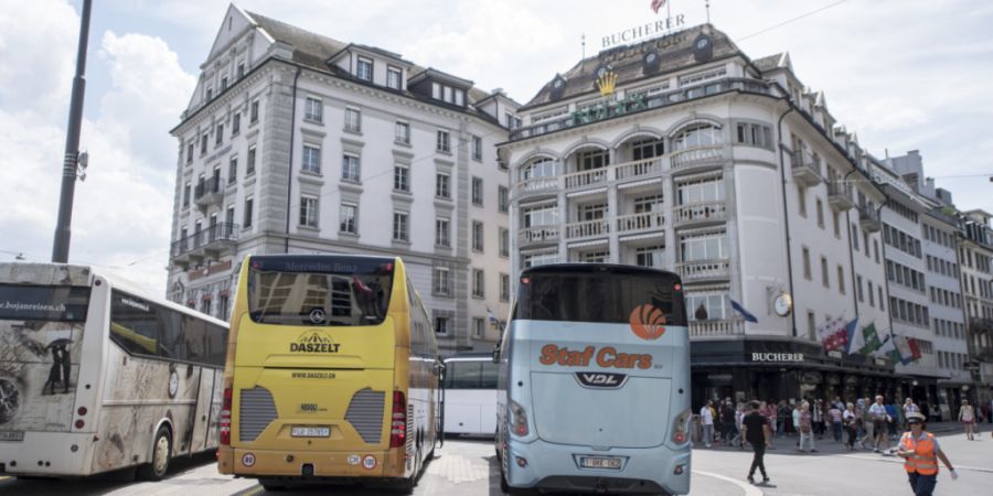 Die «Citylink»-Initiative will Reisebusse dank eines neuen Parkplatzes im Arbeitsgebiet Ibach aus der Luzerner Innenstadt fernhalten. (Archivbild)