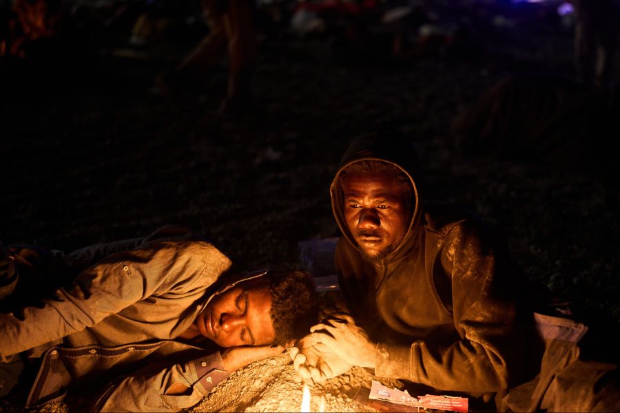 Viele der Menschen aus Marokko verbrachten die letzte Nacht dort.