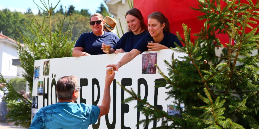Impressionen vom Festumzug der Gemeinde Gunzgen.