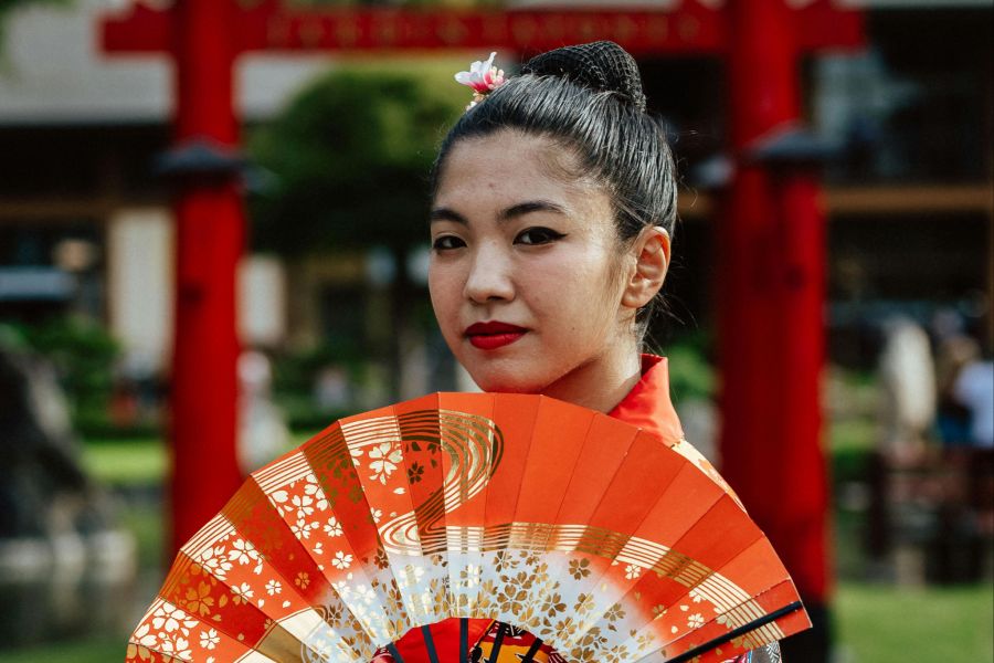 In Japan sorgte bereits eine Frau für Schlagzeilen, die ihren KI-Bot symbolisch heiratete. (Symbolbild)