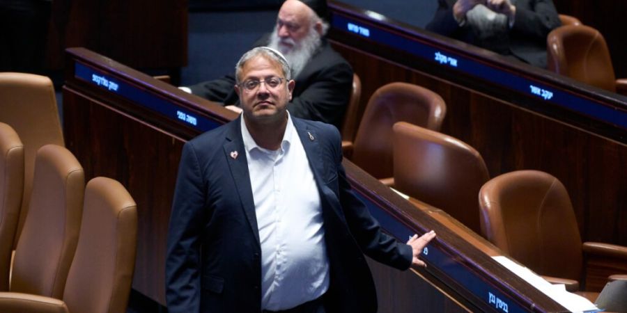 Israels Minister für nationale Sicherheit, Itamar Ben-Gvir, im israelischen Parlament, während einer Sitzung, in der ein Gesetzentwurf zur Auflösung der Regierung geprüft wird. Foto...