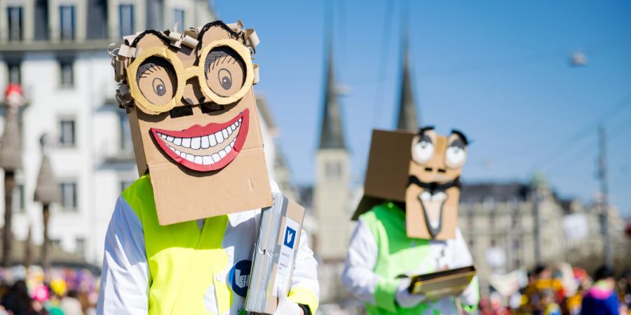 Am Güdismontag ist der Wey-Umzug durch die Stadt Luzern gezogen.