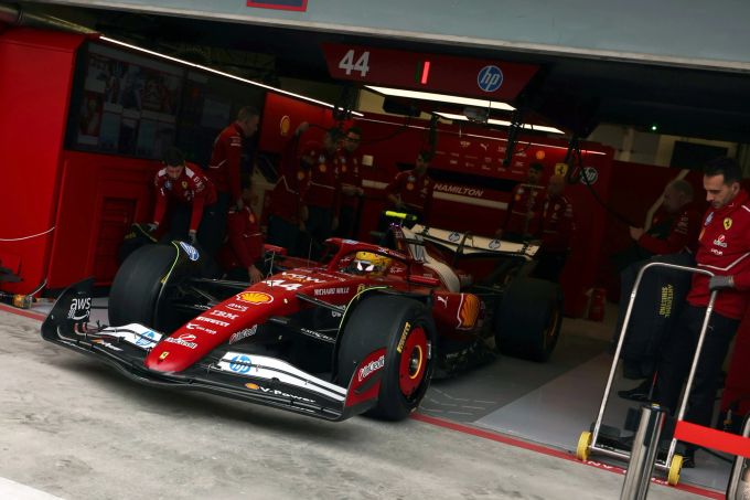 Lewis Hamilton (Ferrari) beim Vorsaison-Test der Formel 1 in Bahrain. Lewis Hamilton Ferrari Bahrain